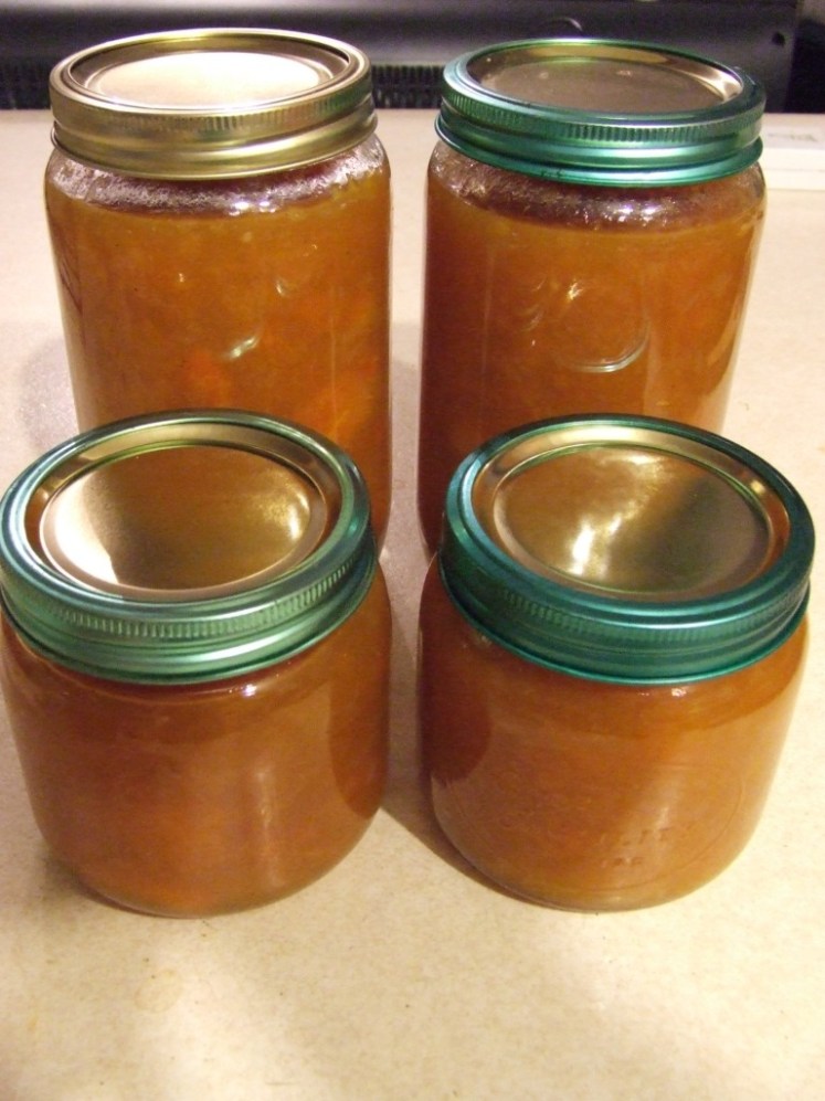 Apricot chutney full jars